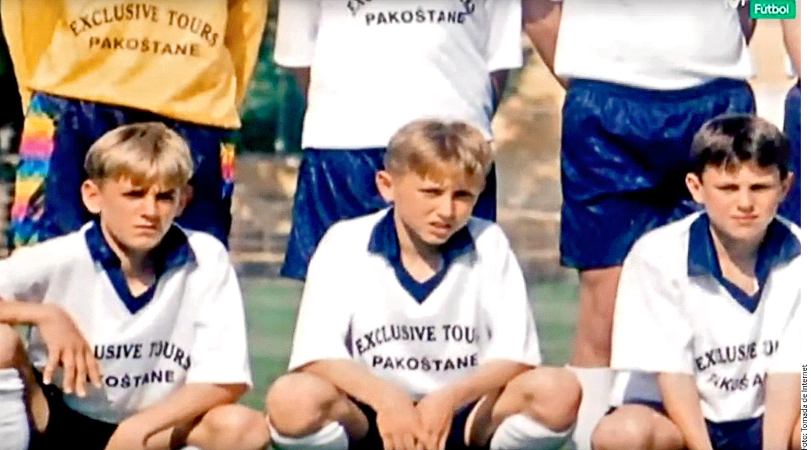 Luka Modric (der.) vivió su infancia en Zadar, en la antigua Yugoslavia, donde nunca dejó de jugar futbol