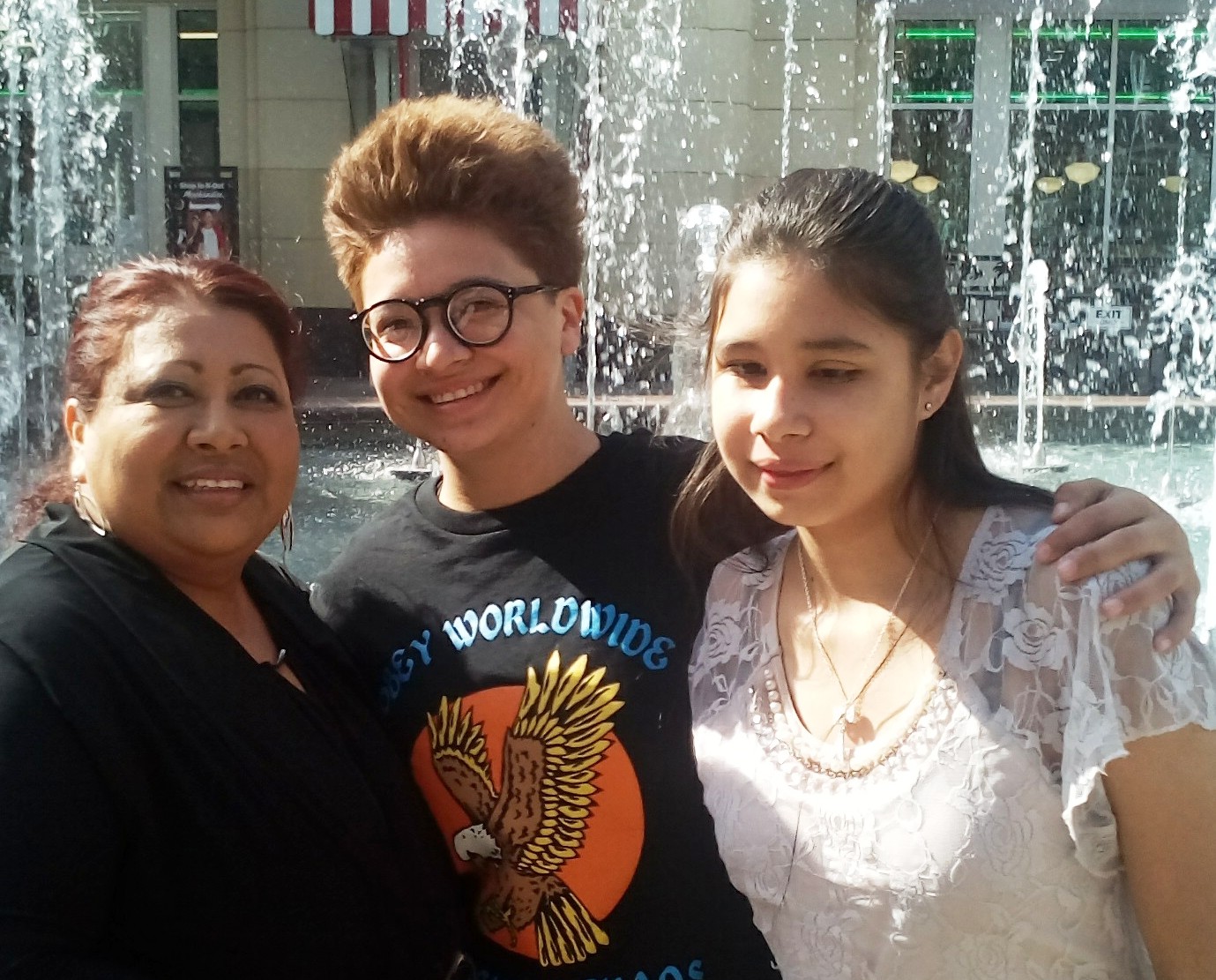 Evelyn Maldonado con su madre Magaly y su hermana Johana
