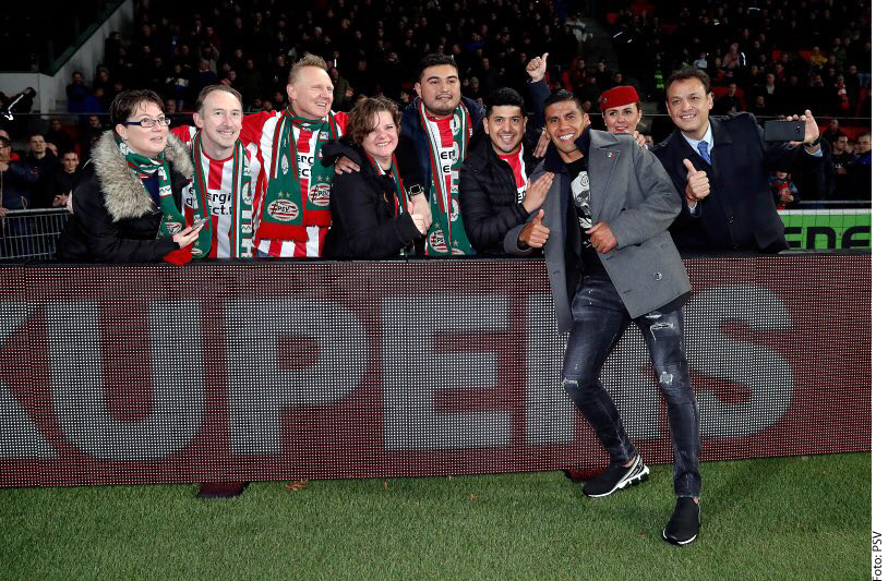 El PSV Eindhoven le rindió un homenaje a México en su estadio