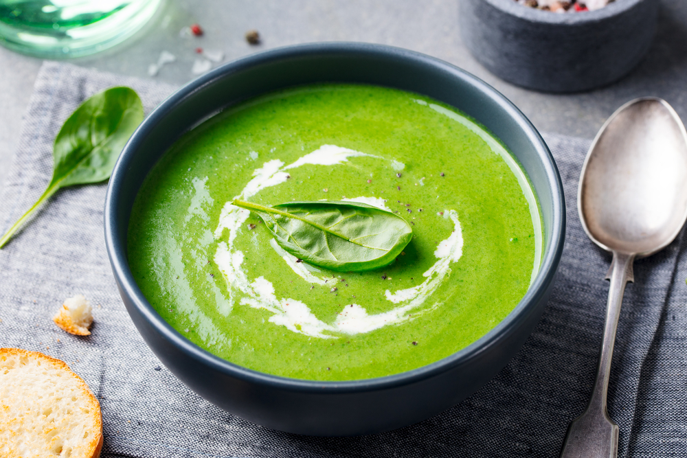 sopa verde de espinacas