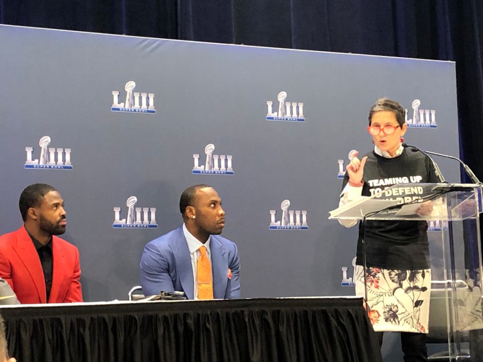 El exreceptor Anquan Boldin durante la presentación de Mary Ann Scali, directora de The National Juvenile Defender Center. 