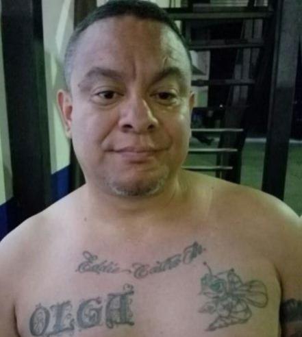 Napoleón Eduardo Castro era buscado desde hace nueve años por autoridades angelinas. (@FGR_SV)