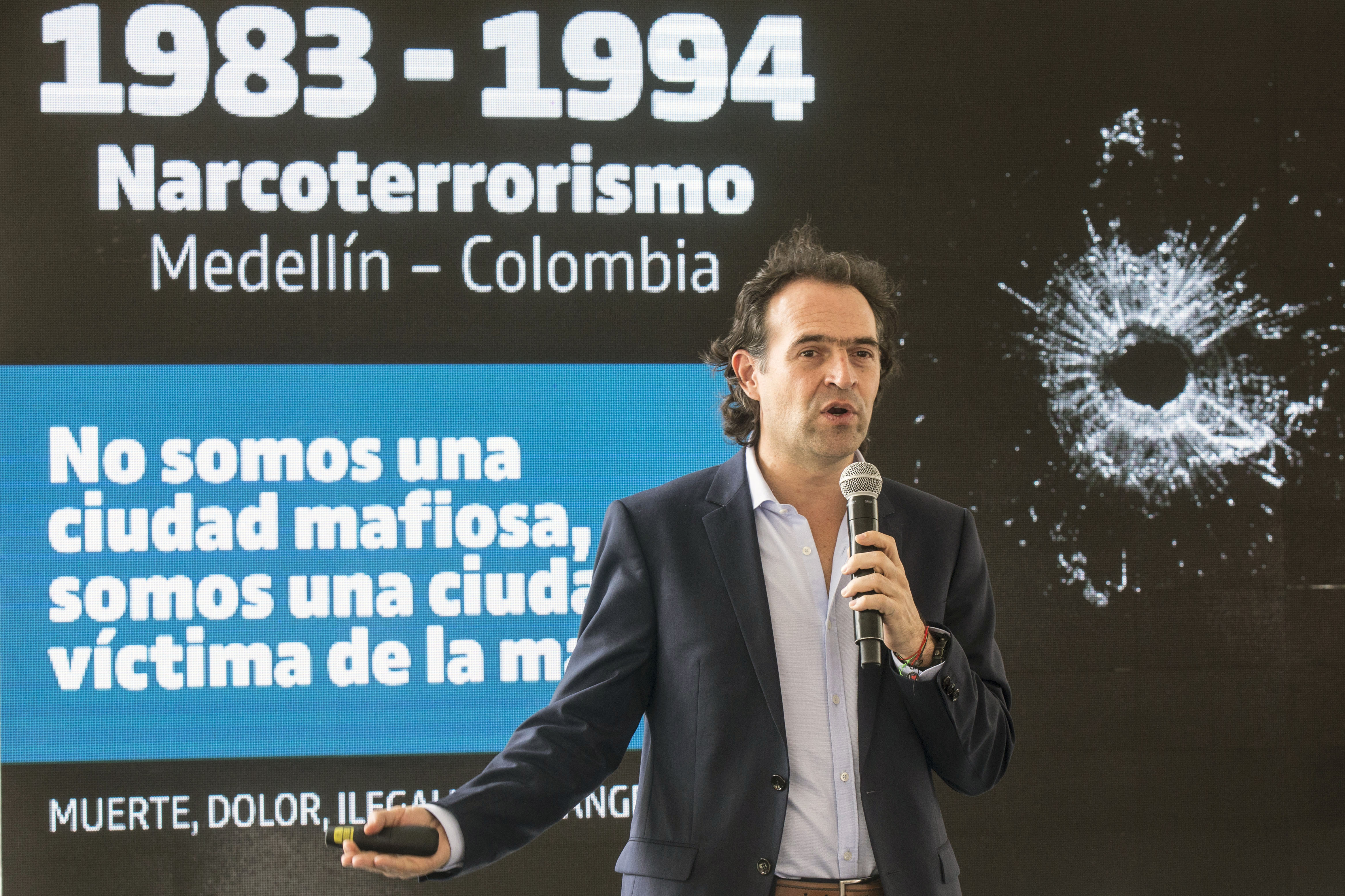 "No es borrar la historia, sino volver a ella para contarla desde el lado correcto, desde el lado de las víctimas", expresó Federico Gutiérrez, Alcalde de Medellín, sobre la demolición del Mónaco.