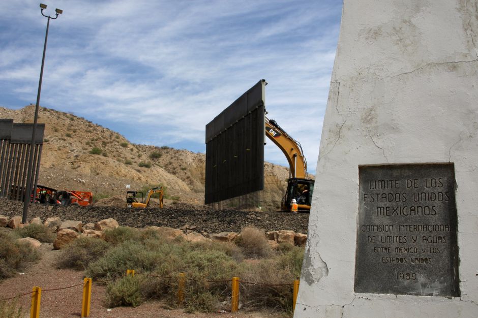 El "muro privado" se ha empezado a construir con las donaciones de 262 mil seguidores de Trump.