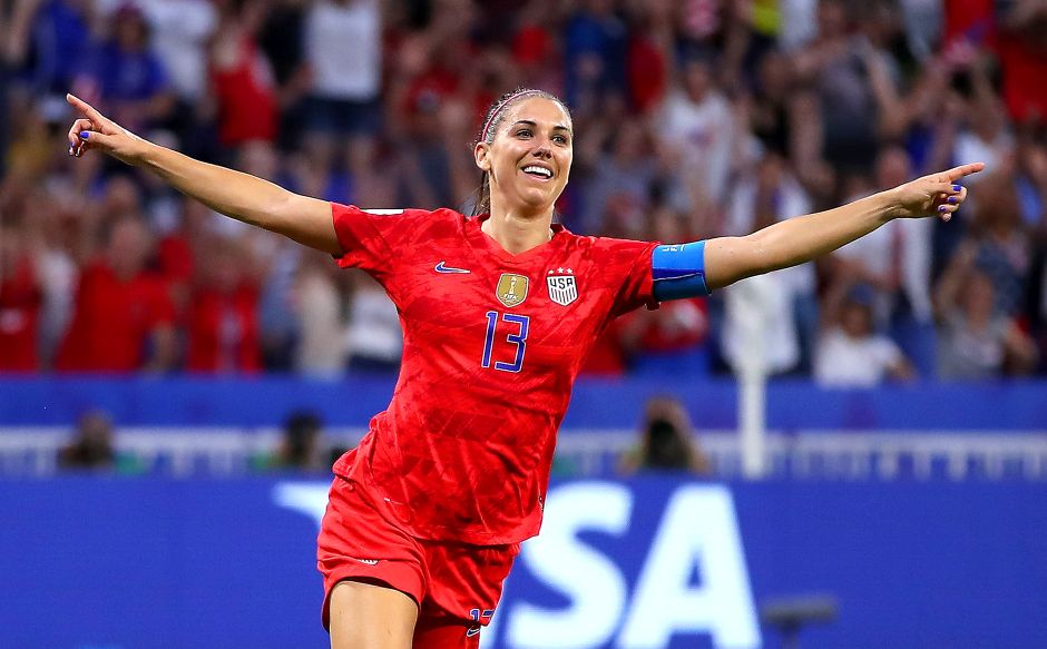 Alex Morgan celebrado el gol de la victoria.