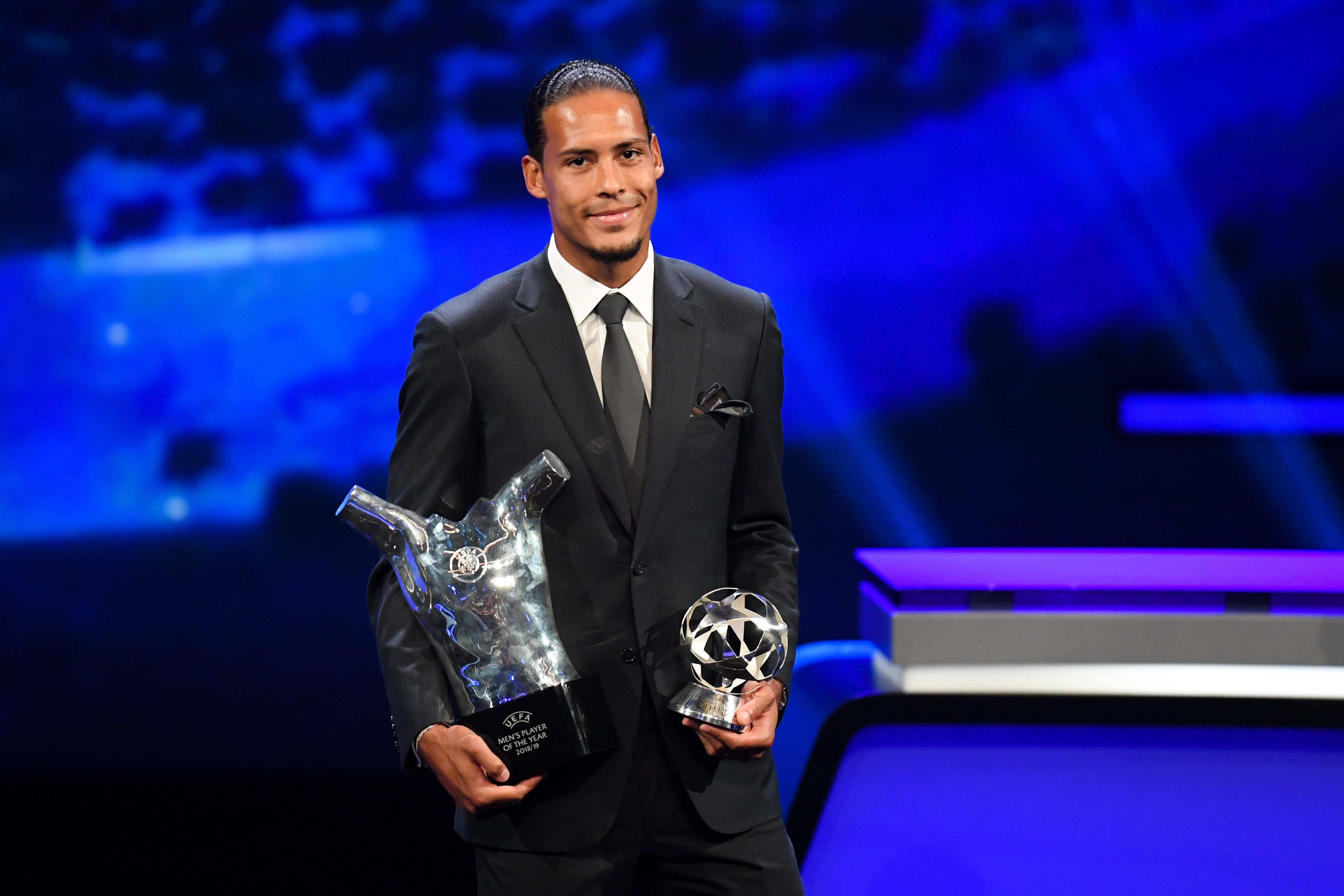 Virgil van Dijk, el mejor jugador de la UEFA 2018 - 2019.