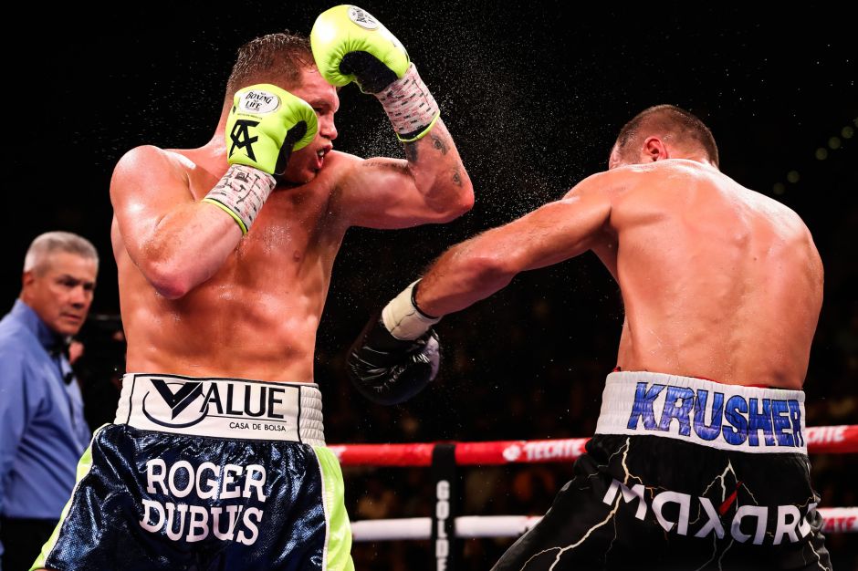 La mano izquierda llevó a Canelo a noquear a Kovalev.