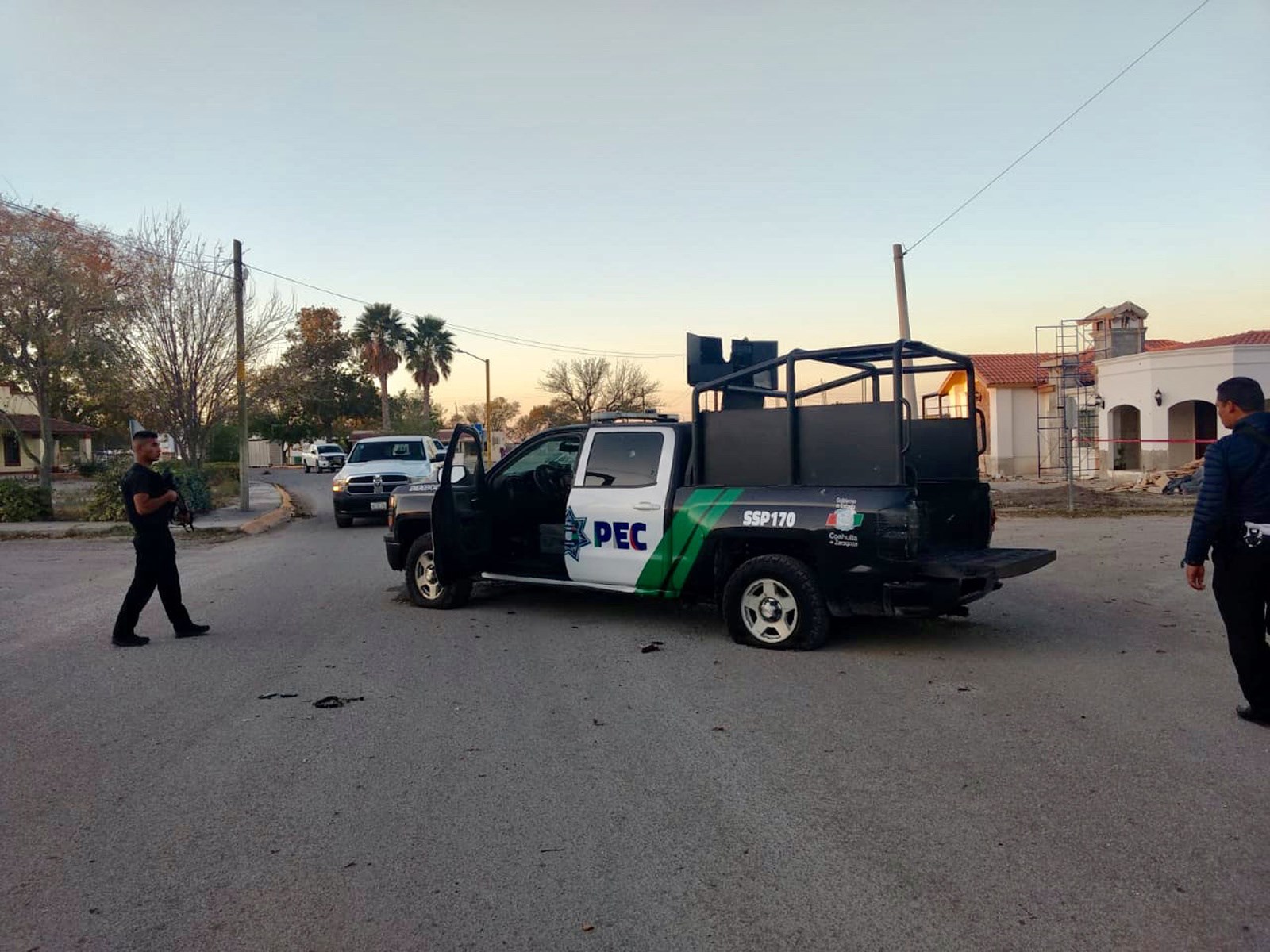 La policía y el ejército mexicano hicieron frente a los atacantes.
