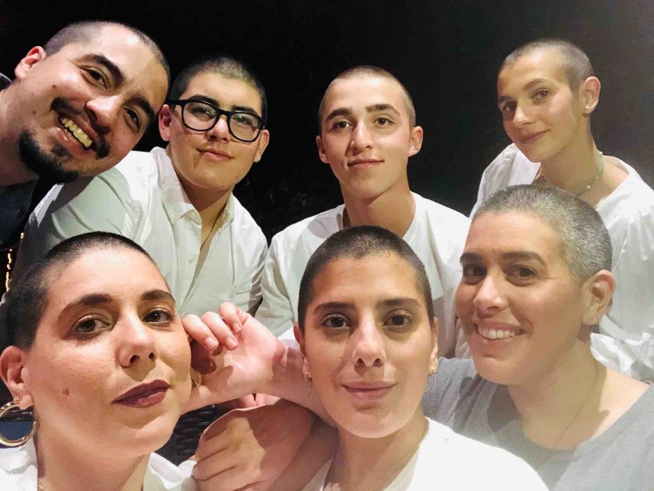 Todos sus familiares se afeitaron la cabeza para apoyarla en su batalla contra el cáncer.