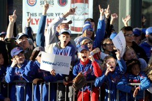 Tras 108 años sin ganar la Serie Mundial, los fans de los Cubs gozaron la victoria en 2016.